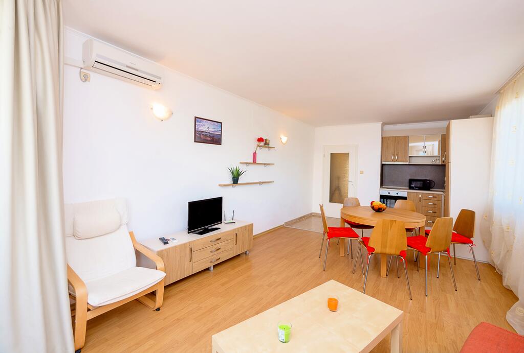 KRISTAL_BEACH_APARTHOTEL_NESSEBAR_BULGARIA_AIR_TOUR_TRAVEL